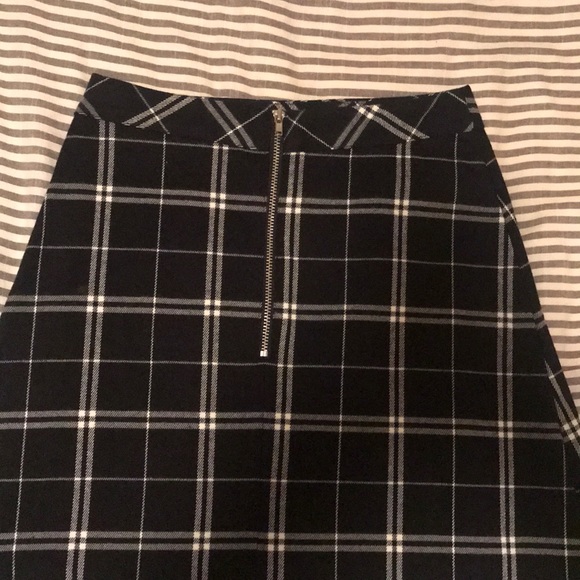 NWT black checkered mini skirt - Picture 3 of 5